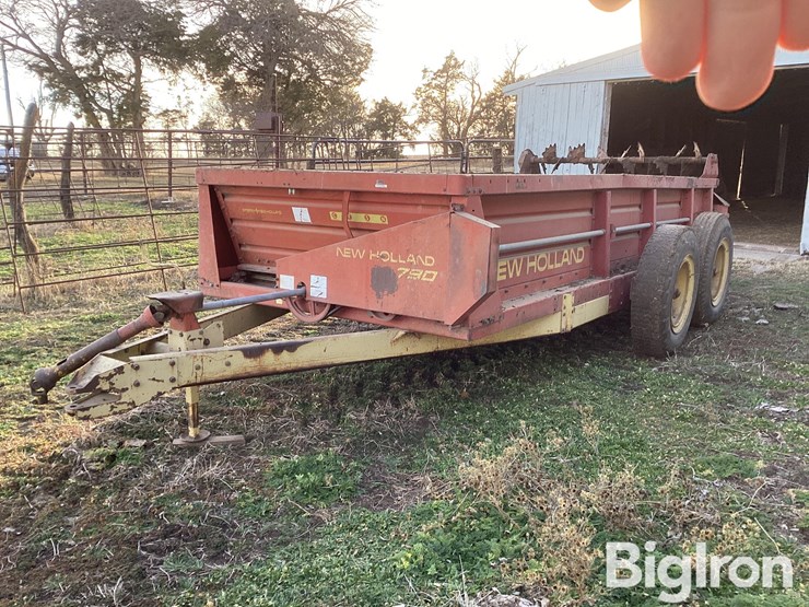 new-holland-790-image-1