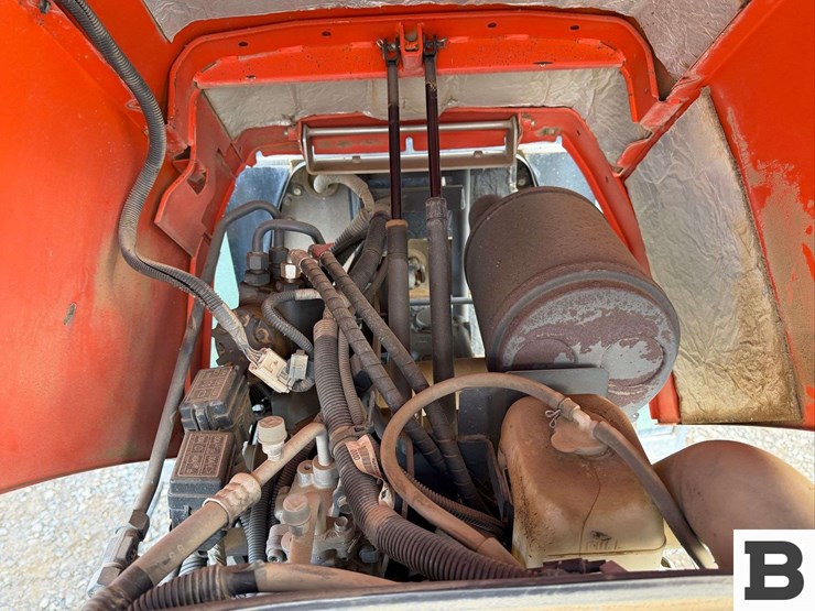 2014-kubota-m8540hd-image-25