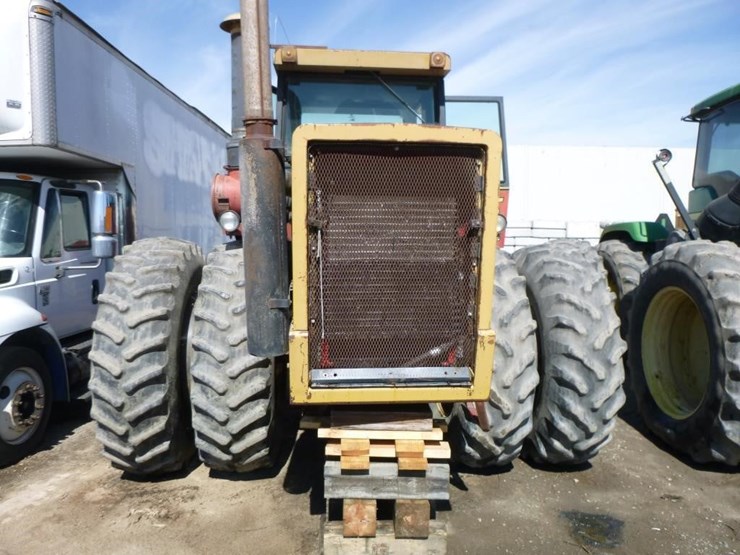 1982-versatile-875-image-11