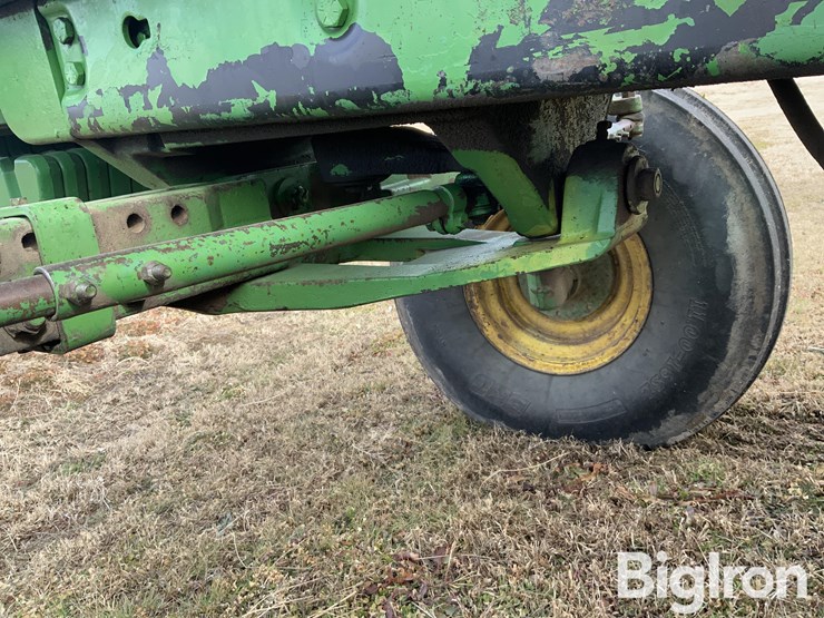 john-deere-4440-image-11