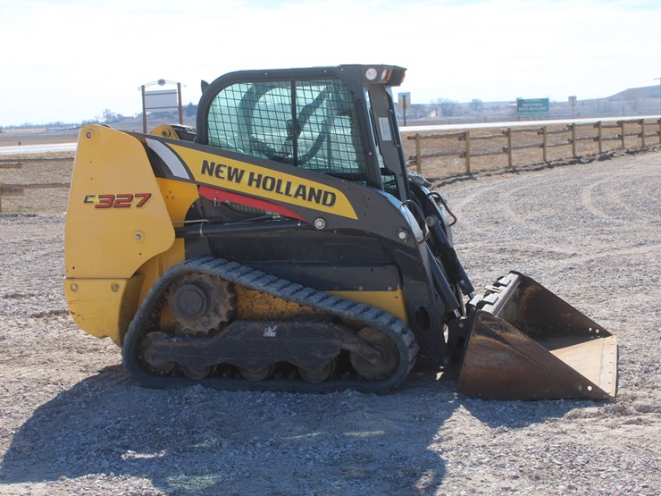 2021-new-holland-c327-image-6