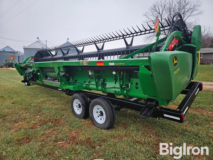 2019-john-deere-730fd-image-5