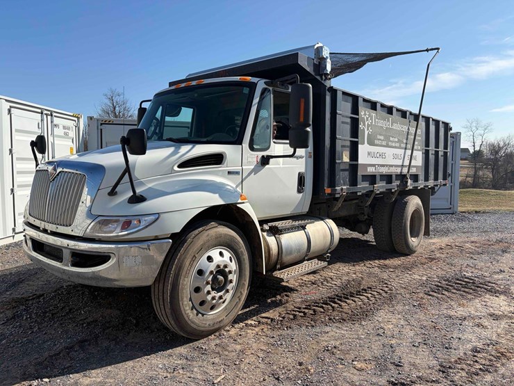 2012-international-durastar-single-axle-contractors-dump-image-1