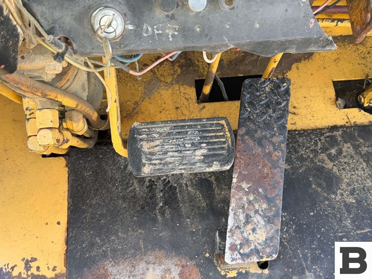 1979-caterpillar-v180b-image-33