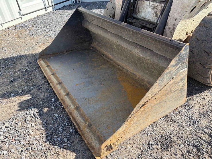 2011-bobcat-s770-image-9