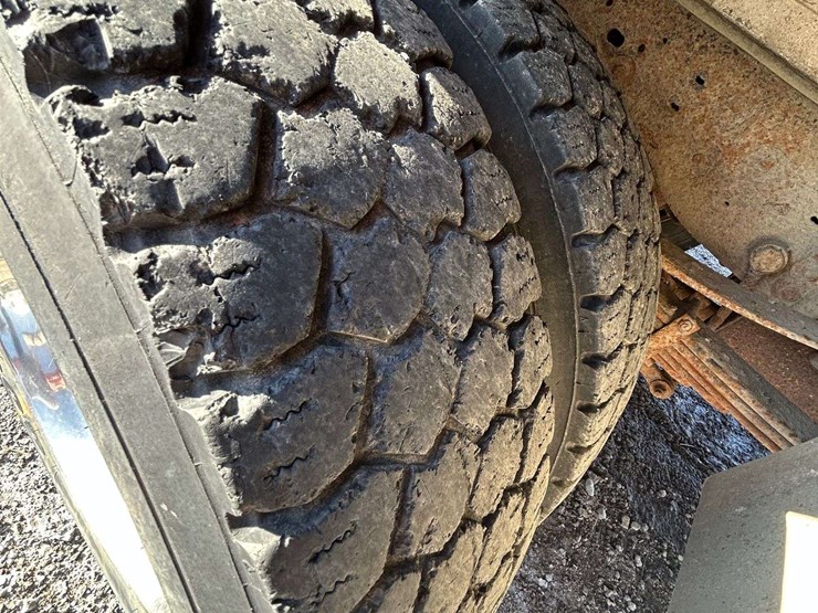 2005-ford-f450-image-23