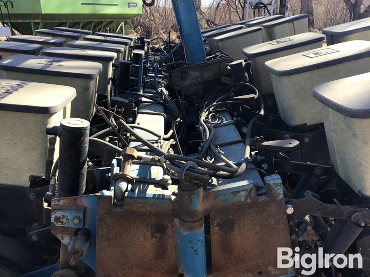 2000-kinze-2000-image-16