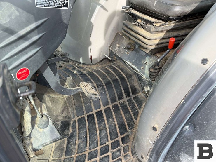 2014-kubota-m8540hd-image-28