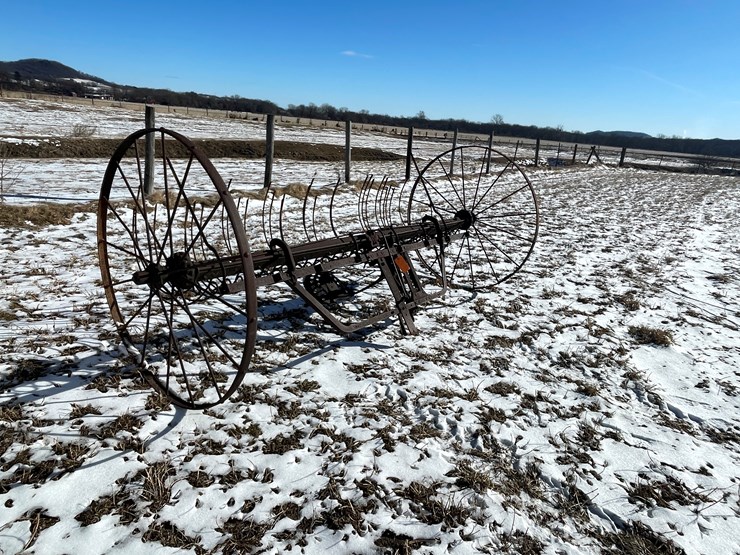 #3251-•-vintage-hay-rake-image-2
