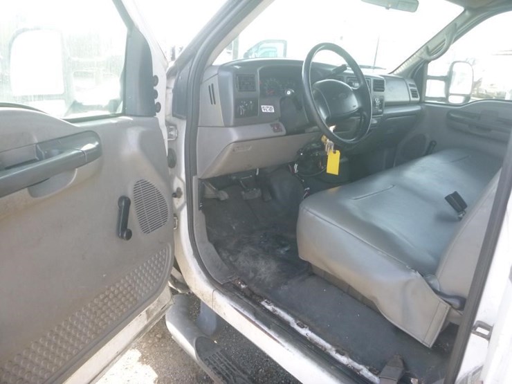 2000-ford-f550-image-11