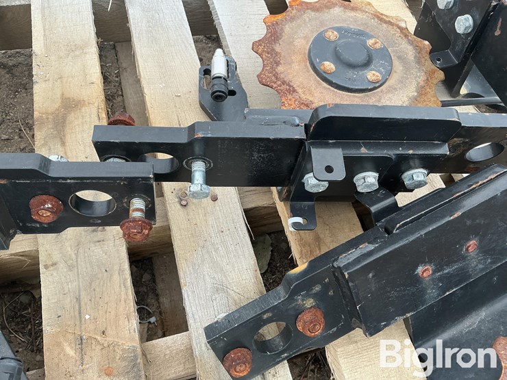 yetter-2x2-fertilizer-applicators-image-14