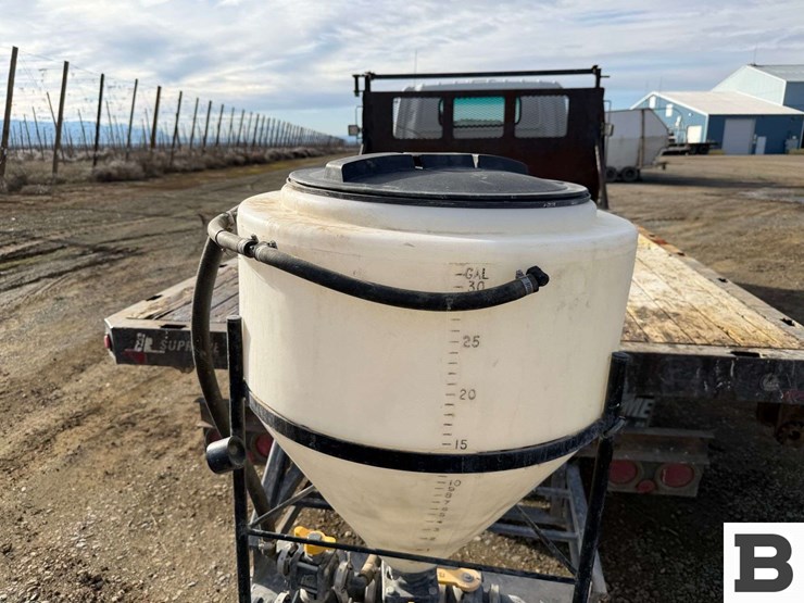 1999-isuzu-npr-image-22