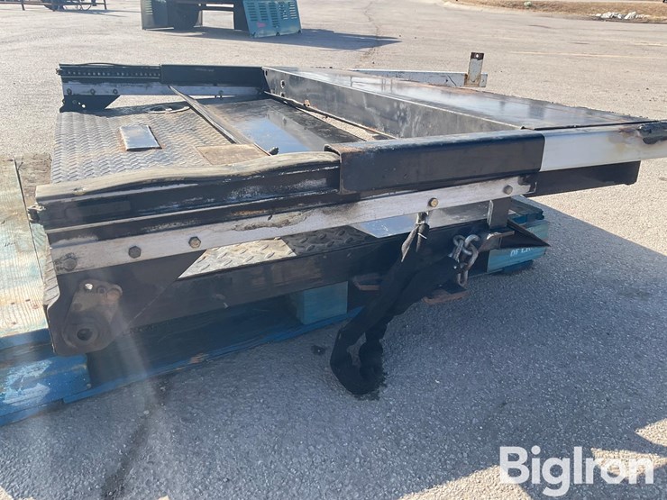 2011-massey-ferguson-730-image-16