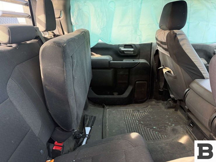 2023-chevrolet-silverado-3500-image-29