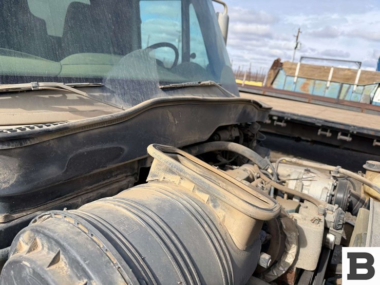 2003-international-durastar-4300-image-31