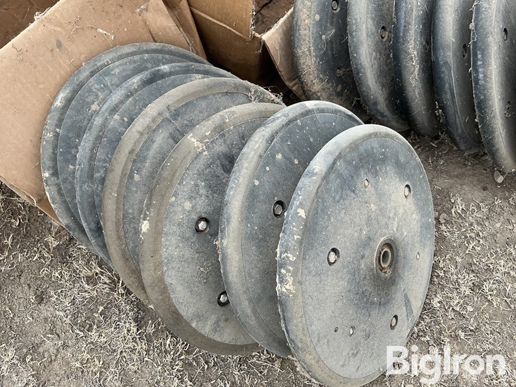 john-deere-oem-rubber-closing-wheels-image-4