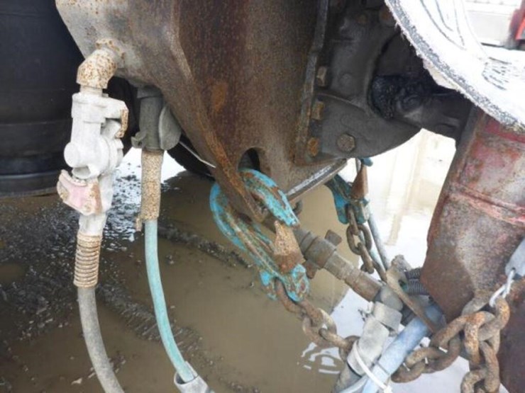 2015-peterbilt-367-image-31