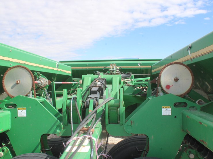 #1004-•-great-plains-3s-400d-solid-stand-grain-drill-image-19