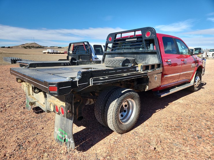 2018-ram-3500-laramie-image-4