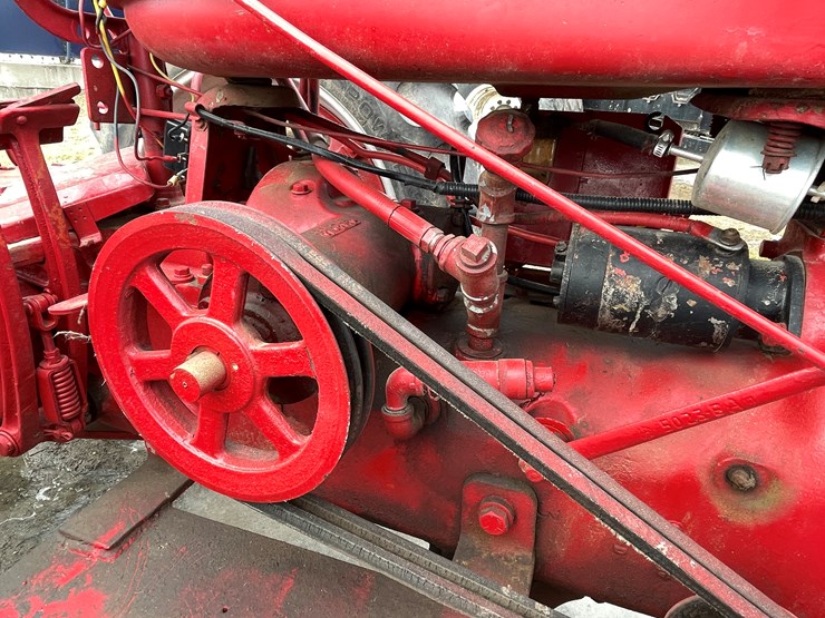 #3206-•-farmall-h-tractor-image-24