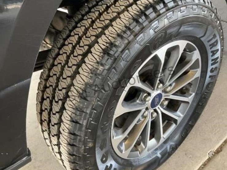 2020-ford-f150-image-8