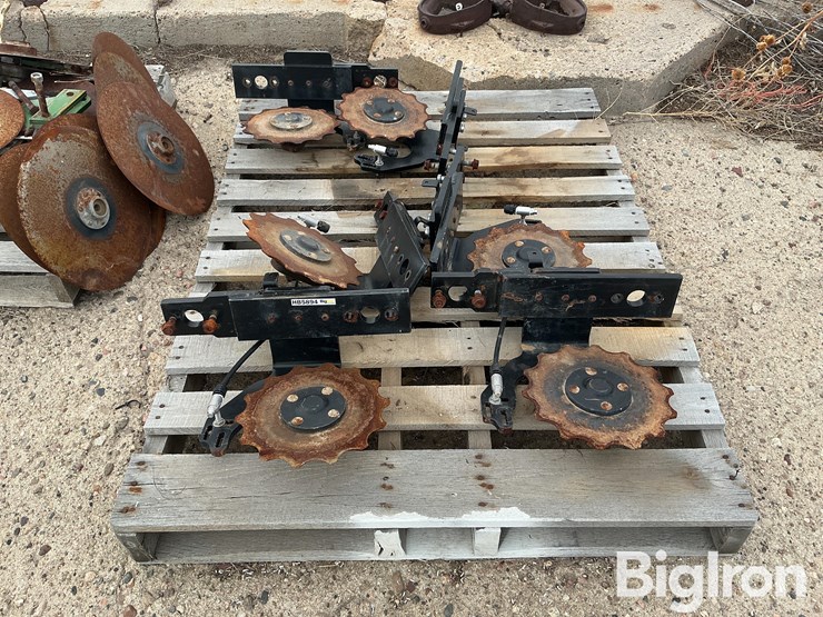 yetter-2x2-fertilizer-applicators-image-8