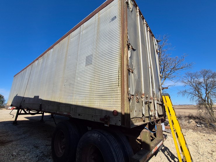 1971-fruehauf-trailer-image-3
