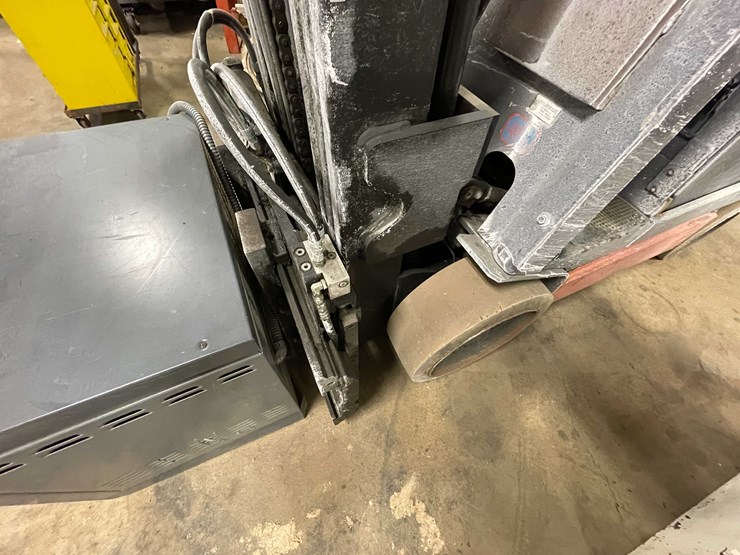 #1230-•-toyota-electric-forklift-(shawano,-wi)-image-13