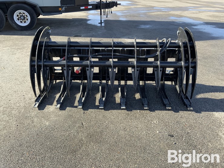 2025-massey-ferguson-730-image-2