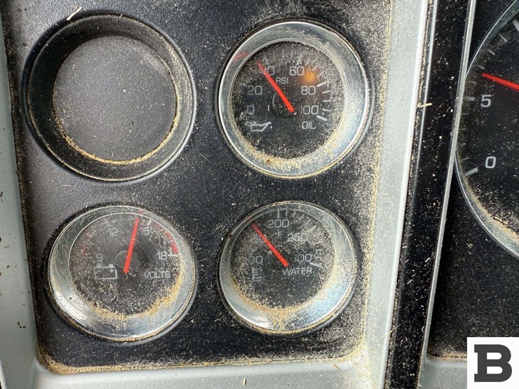 2013-kenworth-t800-image-89