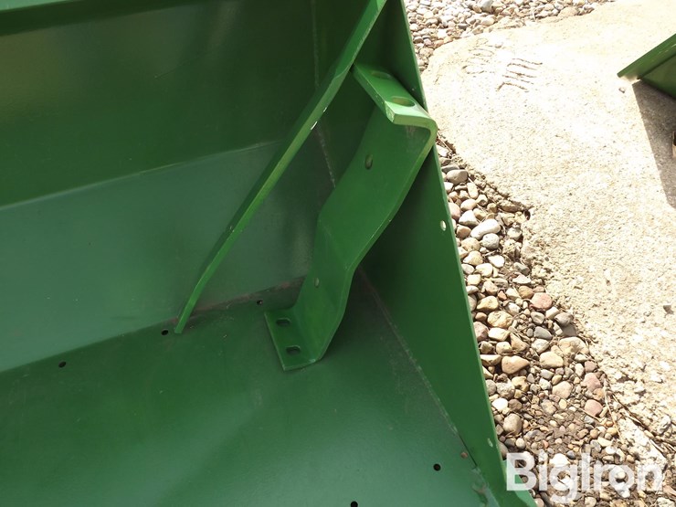 john-deere-148-image-11