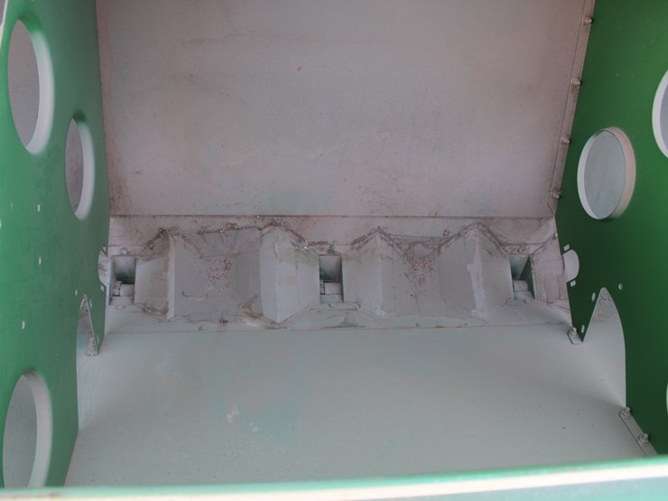 #1004-•-great-plains-3s-400d-solid-stand-grain-drill-image-40