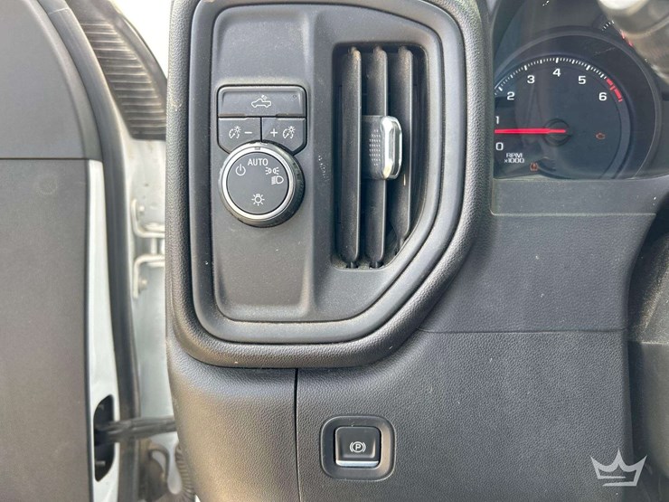 2021-chevrolet-silverado-2500-image-17