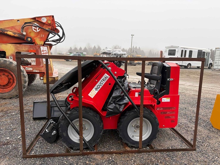 agt-sda-140w-rubber-tire-loader-image-1