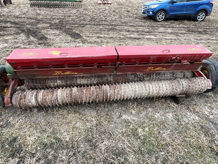 #3438-•-brillion-sure-stand-seeder-image-6