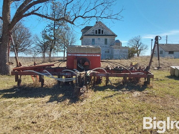 international-800-image-2