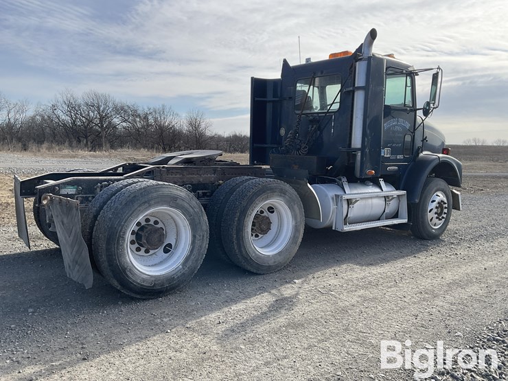 1999-freightliner-fld112-image-5