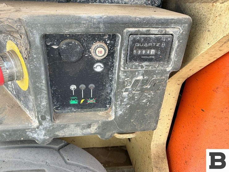 2011-jlg-1930es-image-12