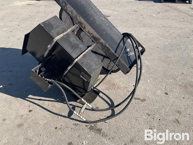 2025-massey-ferguson-730-image-10