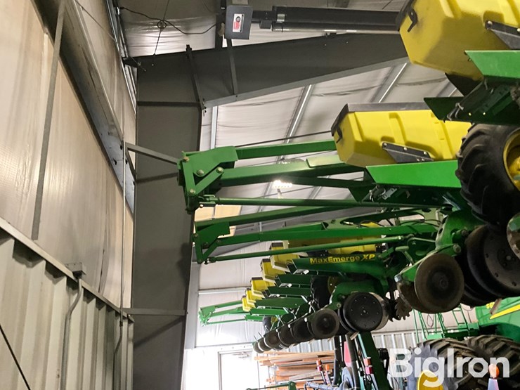 john-deere-1720-image-12