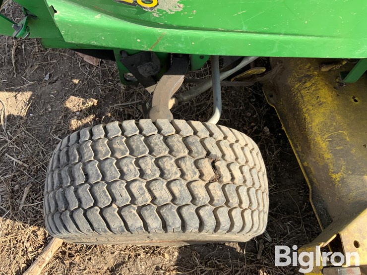 john-deere-gt235-image-10