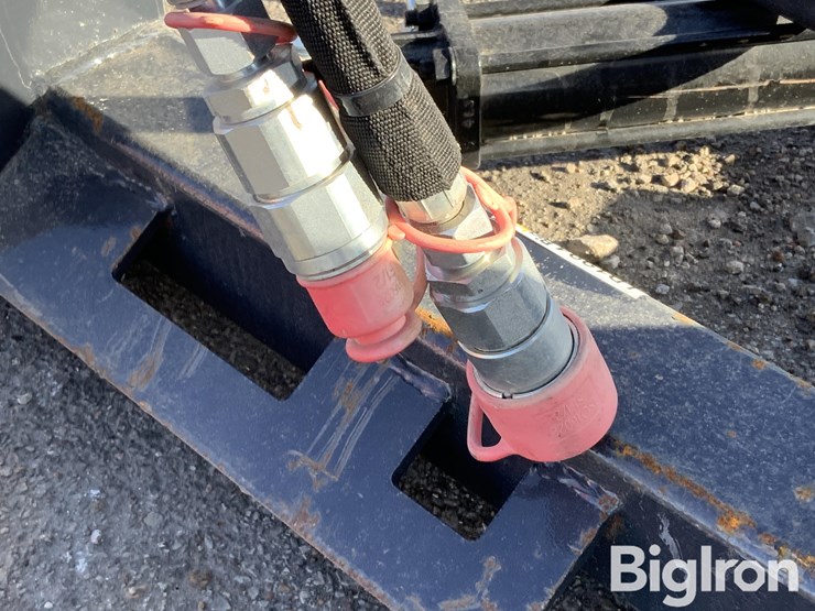 2024-massey-ferguson-730-image-12