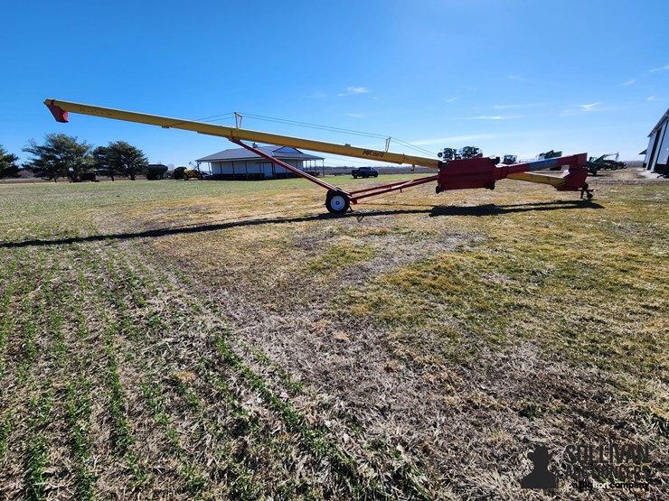 westfield-mk130-61-plus-13"x61'-swing-away-auger-image-4