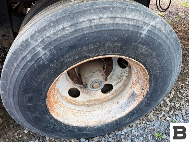 1995-utility-vs2r-image-29