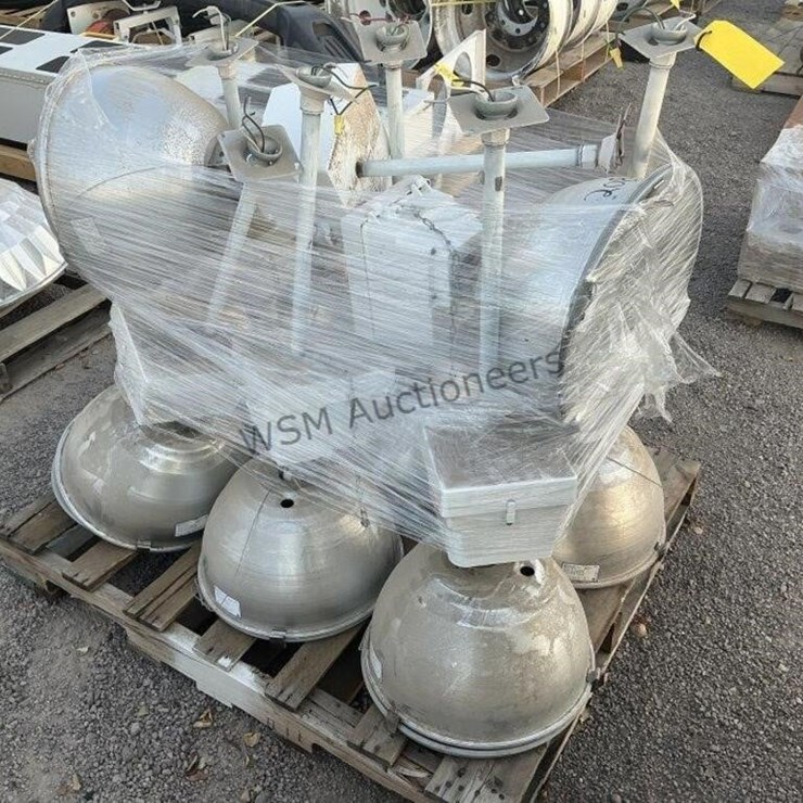 PALLET OF HIGH BAY LIGHTS