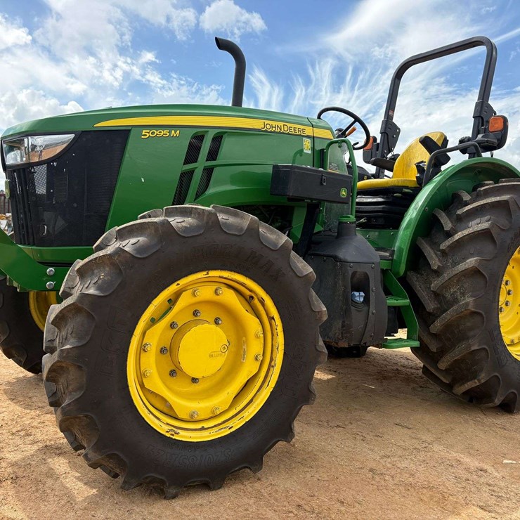 2024 JOHN DEERE 5095M