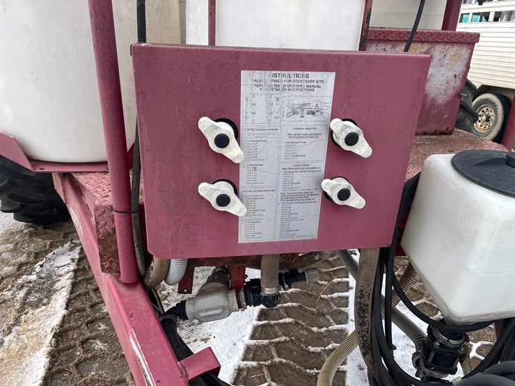 #1062-•-miller-pro-60'-sprayer-(somerset,-wi)-image-11