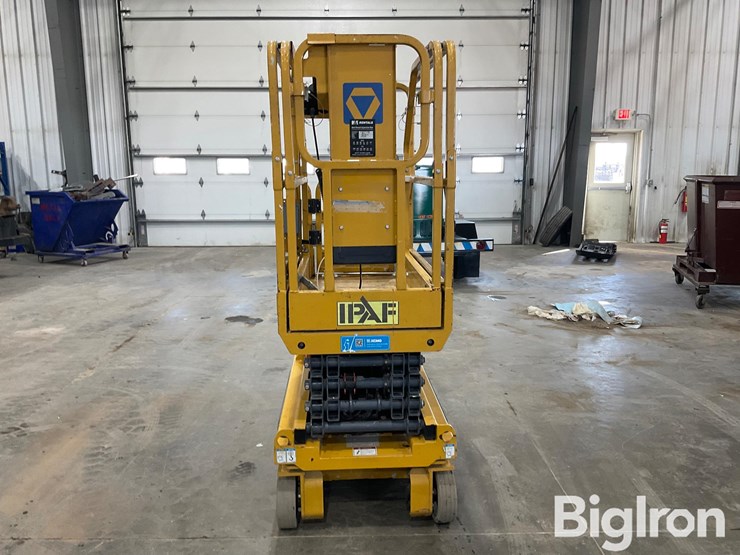 2021-massey-ferguson-730-image-2