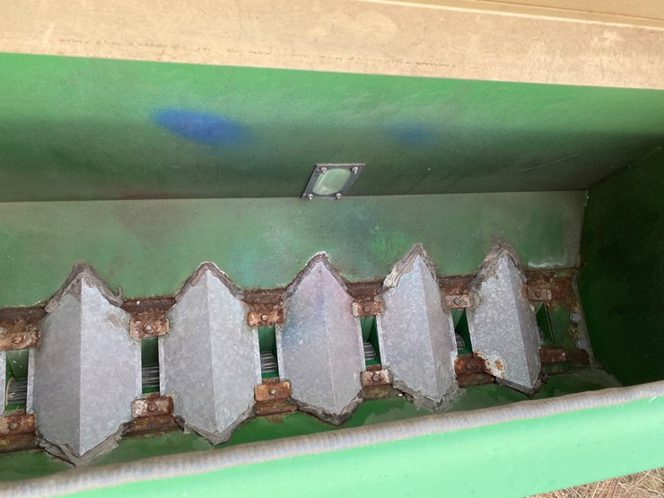 great-plains-solid-stand-30-image-29