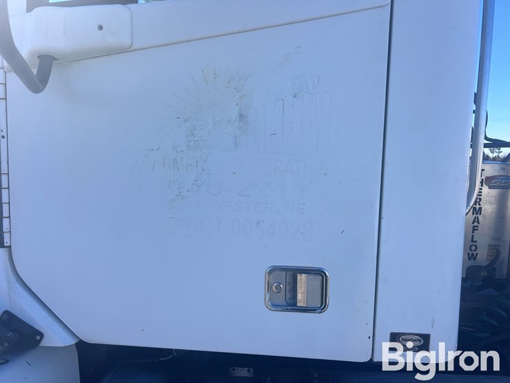 2006-freightliner-columbia-120-image-10